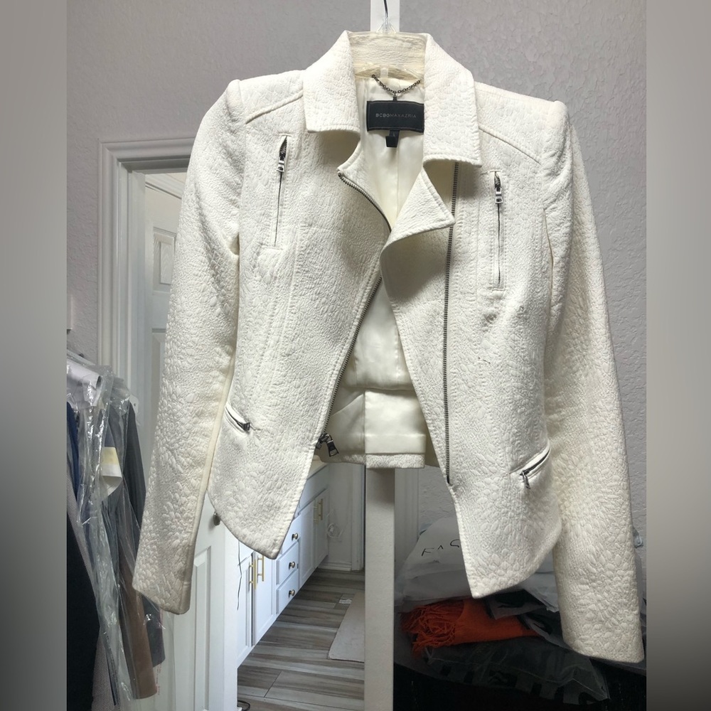 BCBG Off white Blazer